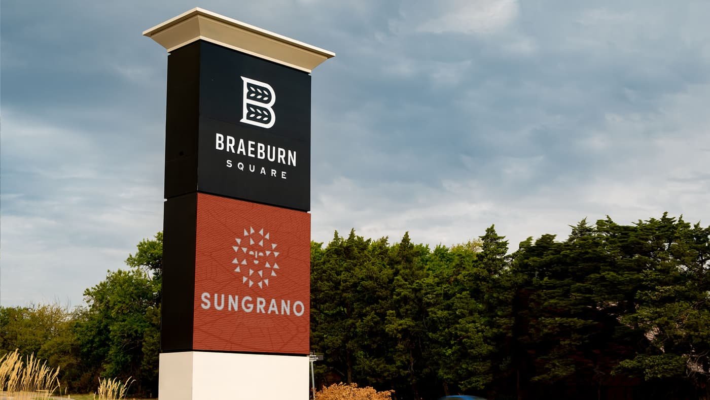 Braeburn Square: monument sign + led display
